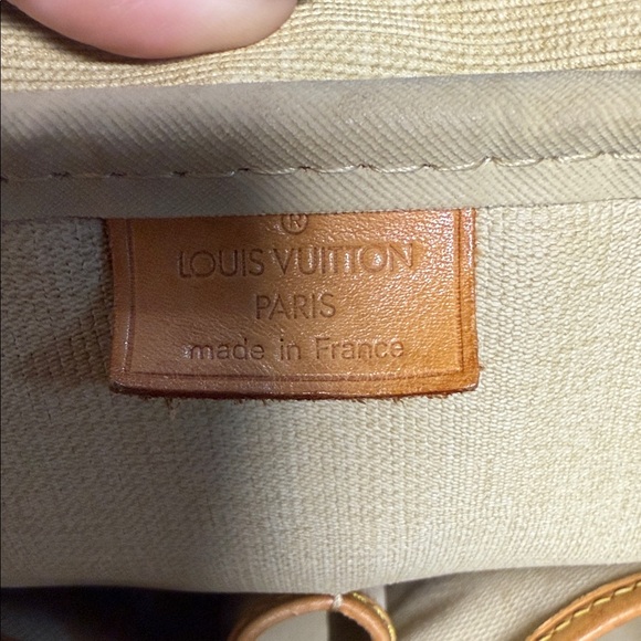 Louis Vuitton Deauville - Picture 15 of 17